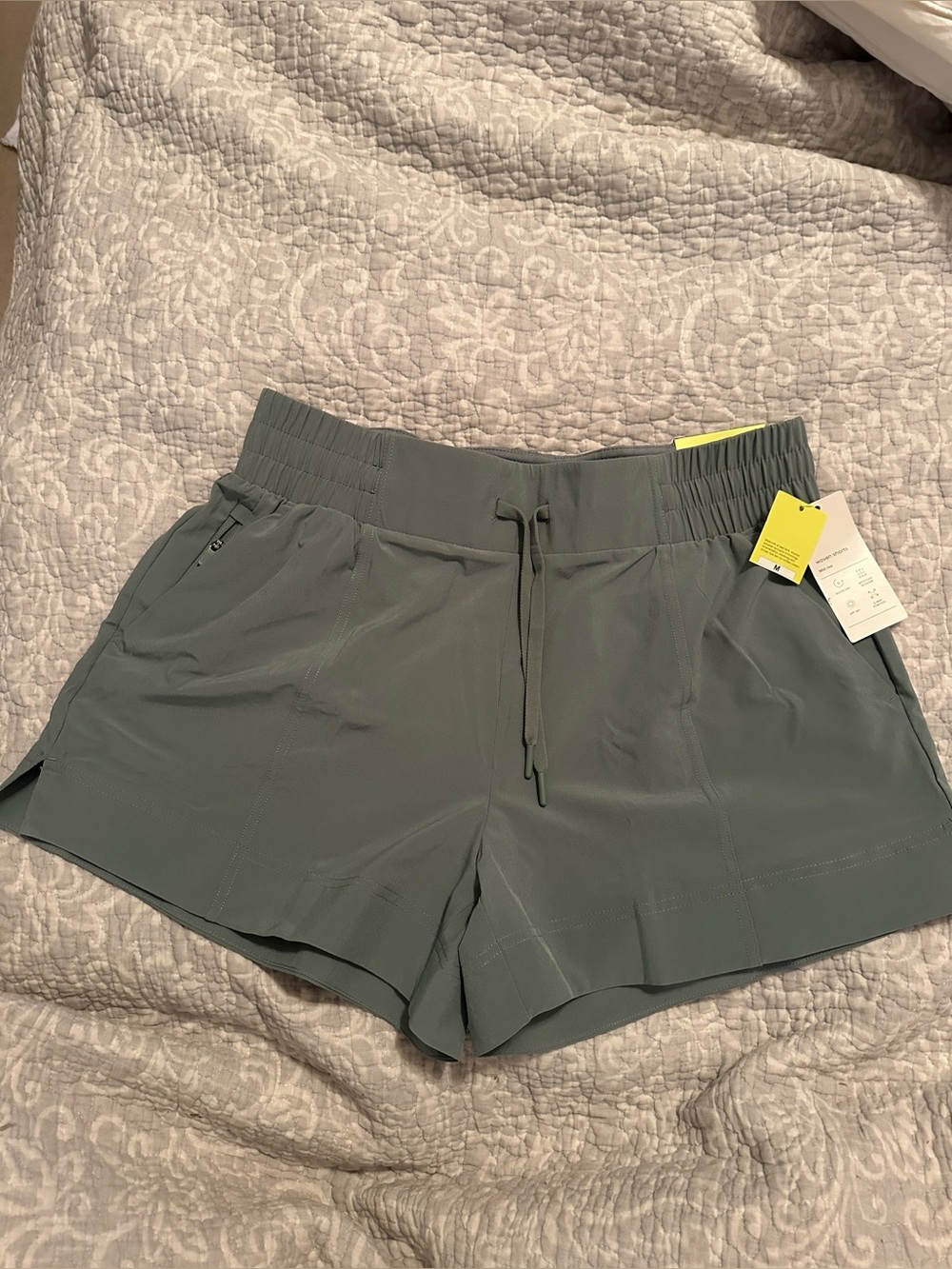 All in Motion Women’s Olive/Mint Green Utility Drawstring Shorts Size Medium